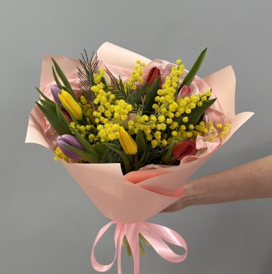 Букет цветов Тюльпаны с мимозой