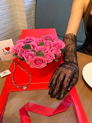 Букет цветов Комбо ЦВЕТЫ И УКРАШЕНИЕ «Мона»